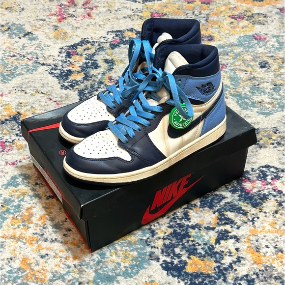 Nike Jordan Retro High Obsidian UNC